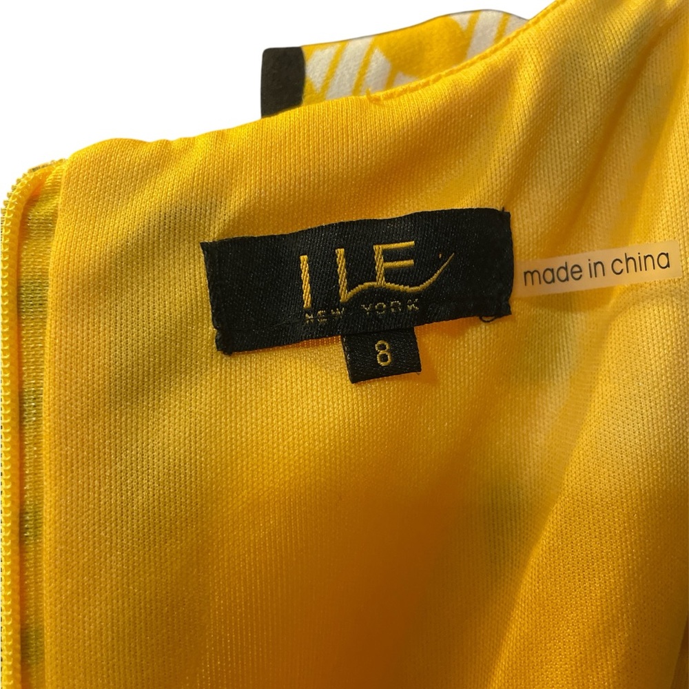 ILE NEW YORK- Retro Mod Geometric Shift Dress - Size [8] - Picture 4 of 9
